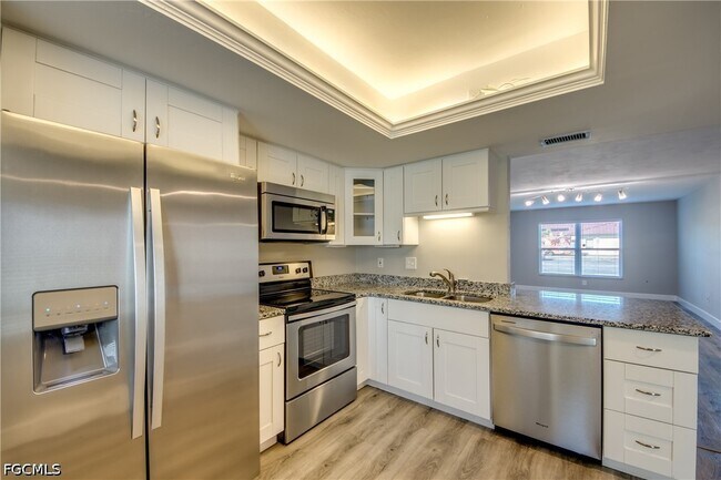 Building Photo - 2526 SE 16th Pl