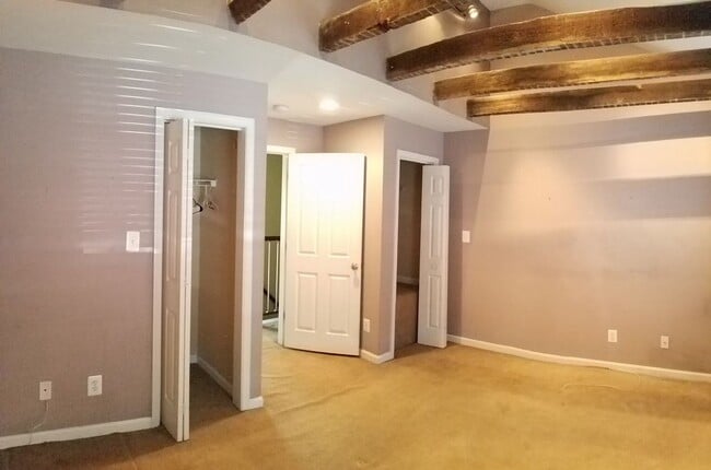 Building Photo - Charming 2-Bedroom, 2-Bath Townhome with Historic Character and Private Patio Near Fells Point
