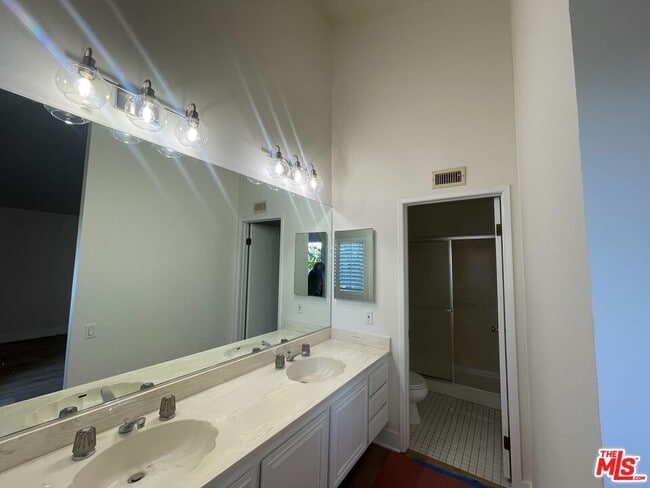 Building Photo - 4304 Park Corona