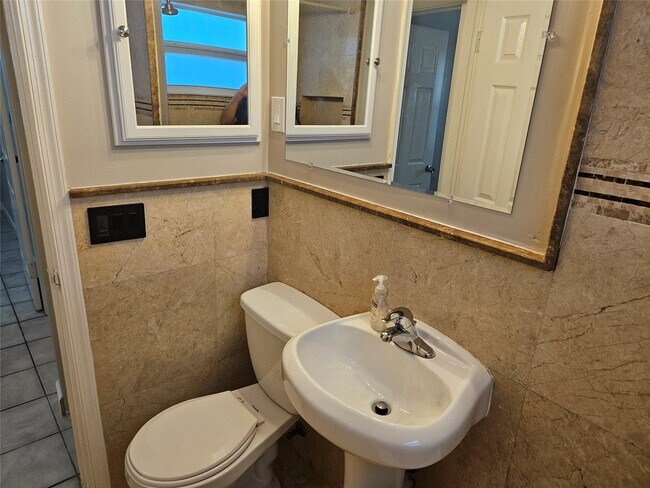 Building Photo - 2586 NW 58th Ave