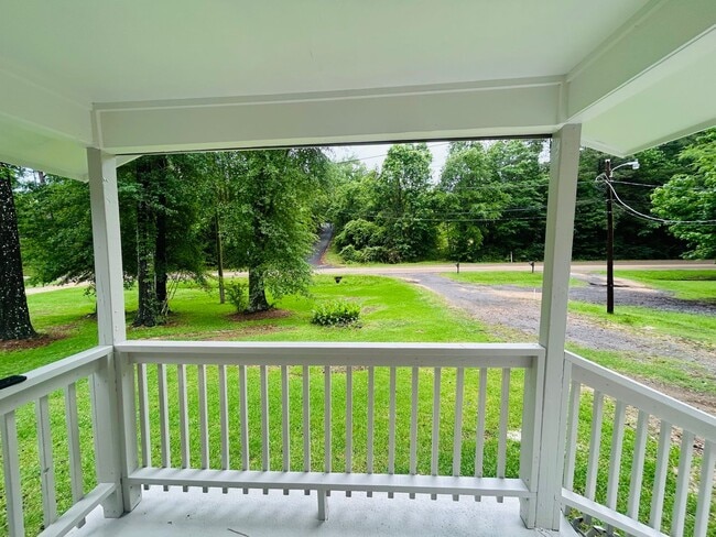 Building Photo - 3/2 for rent in downtown Brandon, MS!