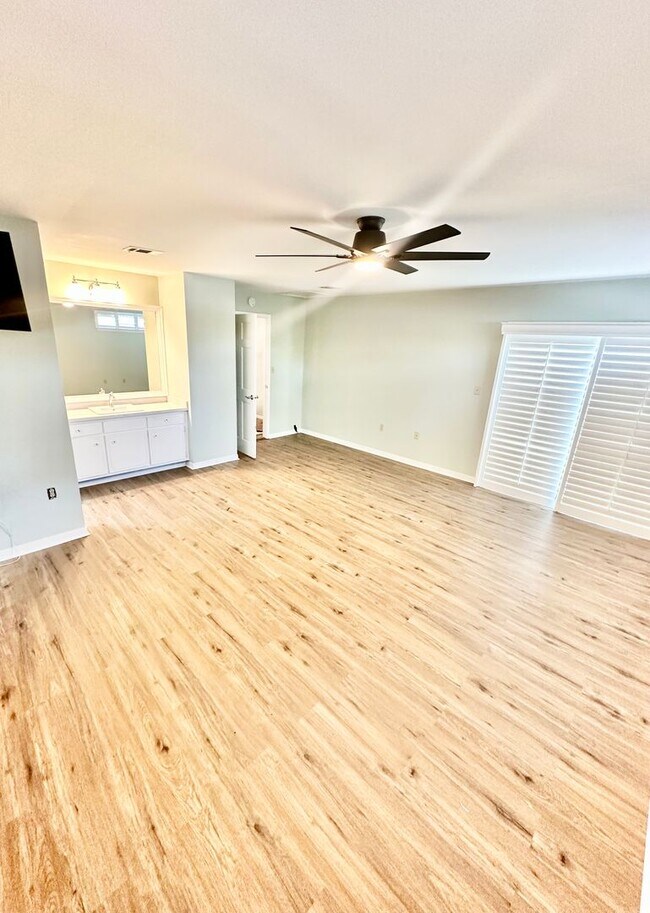Building Photo - 937 Holbrook Cir