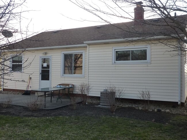 Building Photo - Mayfield Hts Ranch for Rent