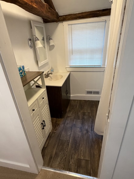 Building Photo - 315 Maplewood Ave