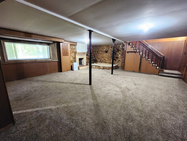 Building Photo - 139 Saratoga Dr