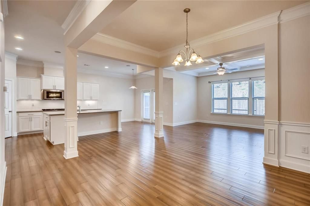 Building Photo - 2255 Emerald Sky Dr