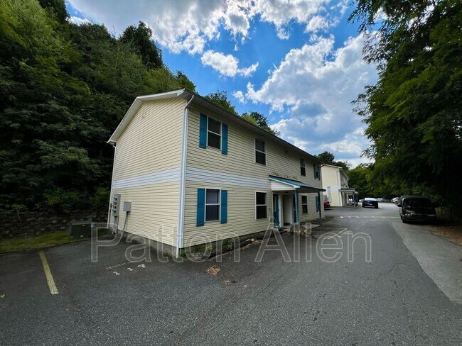 Building Photo - 133 Citadel Dr