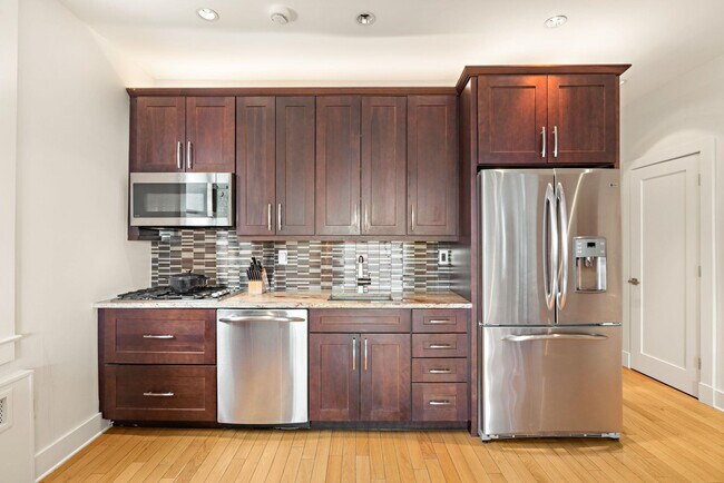 Building Photo - 108 Palisade Ave