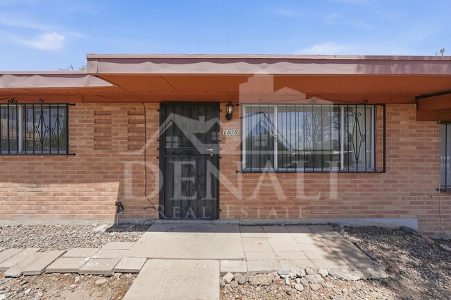 Building Photo - 1808 W Caravelle Rd