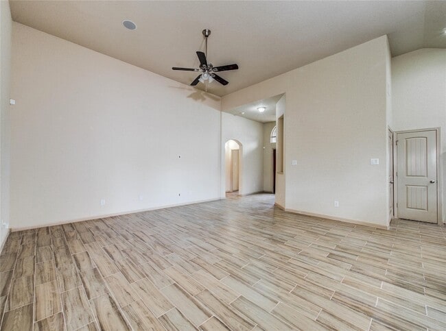 Building Photo - 22411 Albee Dr