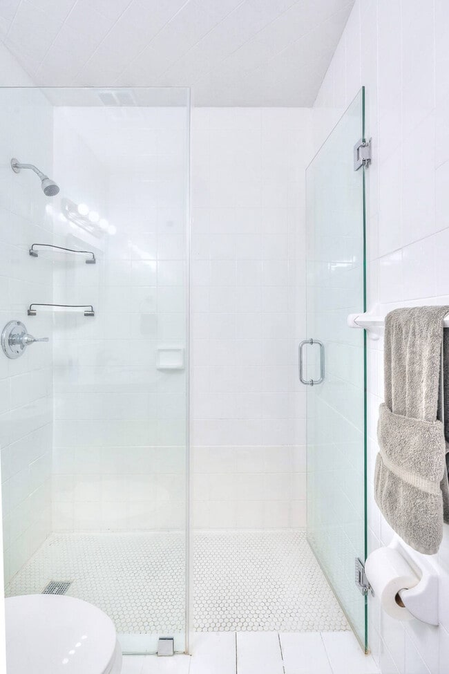 Building Photo - 470 SW 7th St