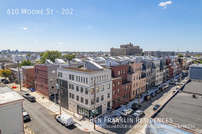 Building Photo - 610 Moore St
