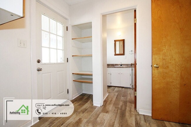 Building Photo - 2176 Oxford Rd