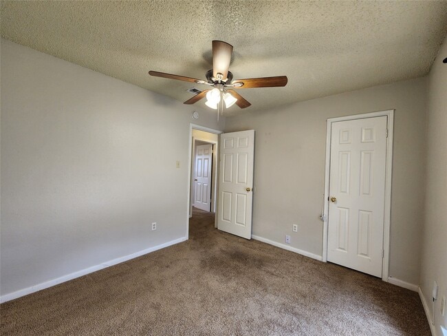 Building Photo - 9607 Hanford St