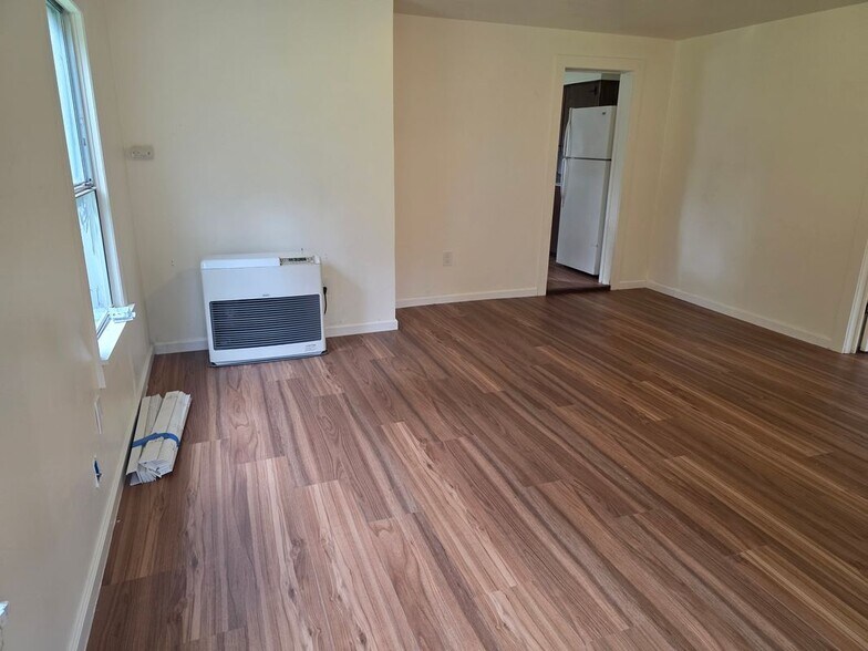 Building Photo - 2381 Elk Valley Cross Rd