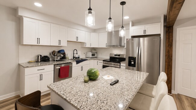 Building Photo - 2940 Sir Meliot Dr