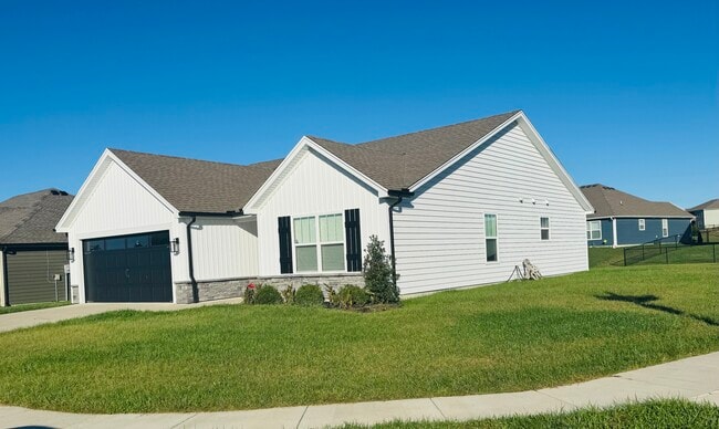 Building Photo - 4448 Venice Way
