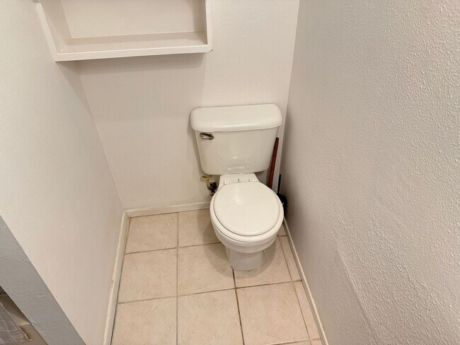 Building Photo - Charming 1-bedroom, 1-bath apartment in the Santa Clara area!