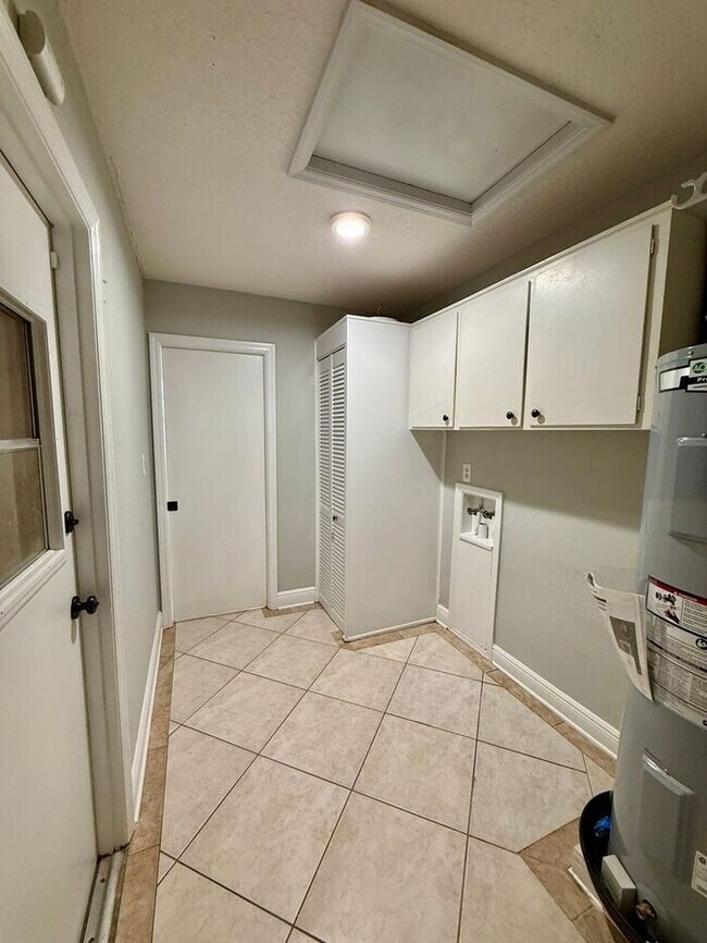 Building Photo - 4/3 WINTER PARK POOL HOME WITH WINTER PARK SCHOOLS! (Orange County Winter Park Schools)