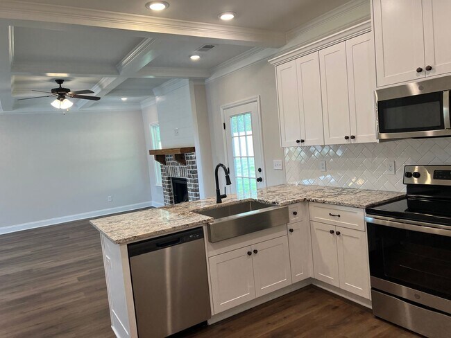 Building Photo - *** COMING SOON! *** Exquisite Rental Home Features 4 Beds, 2.5 Baths in John's Landing!