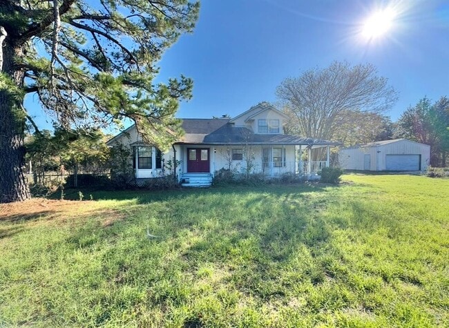 Building Photo - 233 FM 696