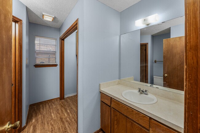 Building Photo - 746 SW 43rd St