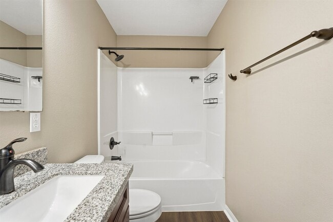 Building Photo - 112 Artesian Way