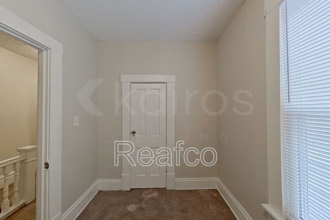 Building Photo - 966 Oakwood Ave