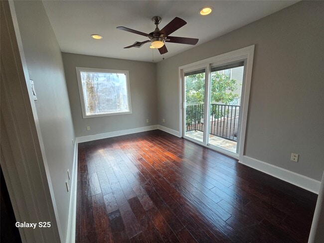 Building Photo - 102 E 5th St