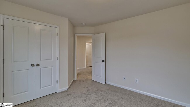 Building Photo - 16 Corsica Ct