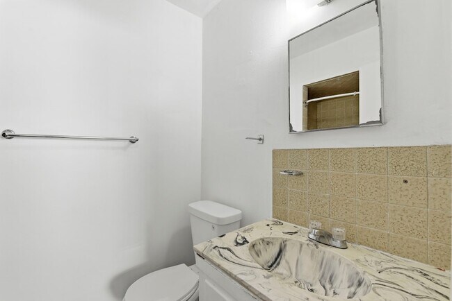 Building Photo - 7138 Mobud Dr