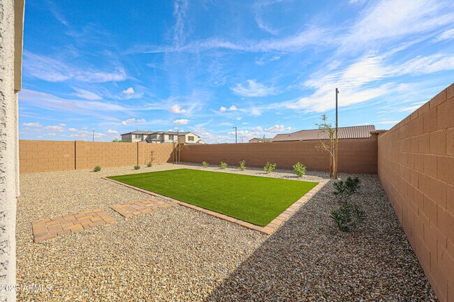 Building Photo - 17270 W Saddle Horn Trl