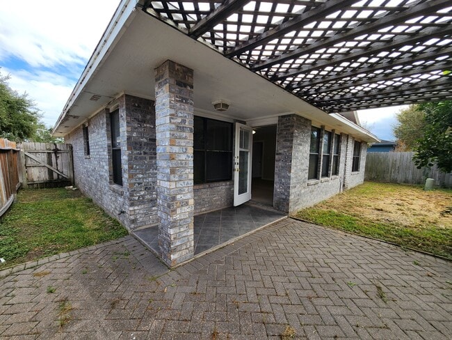 Building Photo - 7933 Wolverine Dr