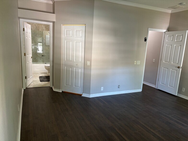 Building Photo - 14916 Salamander Pl