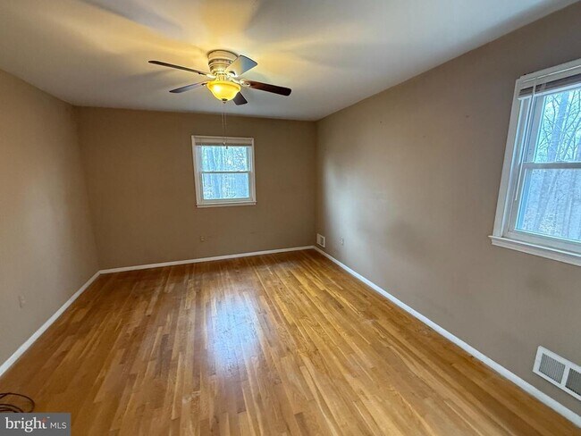 Building Photo - 12003 Skipjack Ct