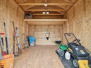 Building Photo - 2108 Willow Run Rd