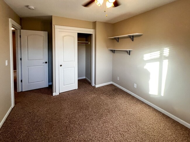 Building Photo - 1164 SW Sequoia Ln