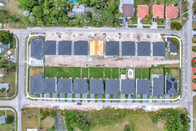 Building Photo - 22555 SW 125th Ave