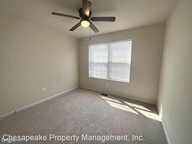 Building Photo - 3 br, 3.5 bath House - 1009 Red Clover Road