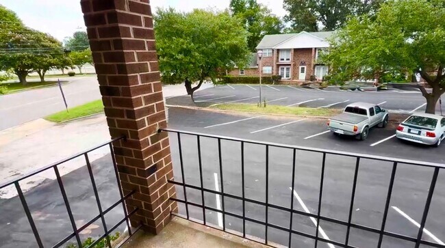 Building Photo - Meridian Apartments Your Gateway to Everything in Hampton Roads