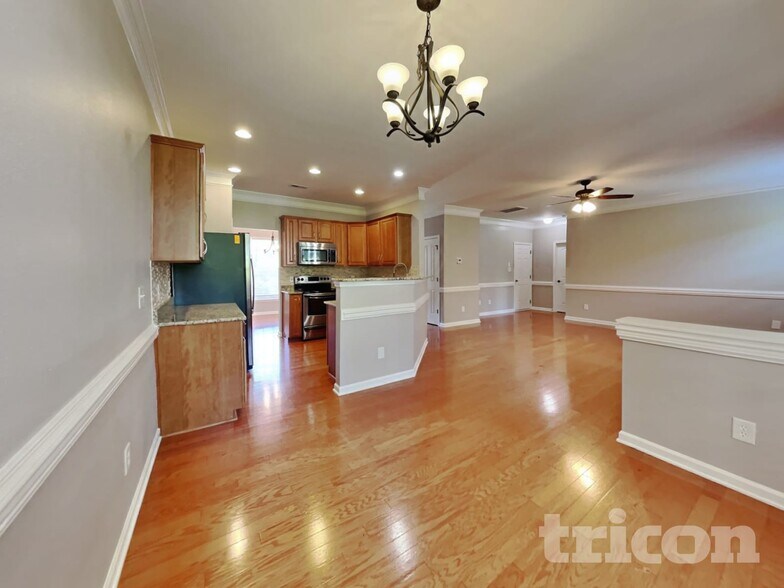 Building Photo - 5323 Chandler Oaks Ln