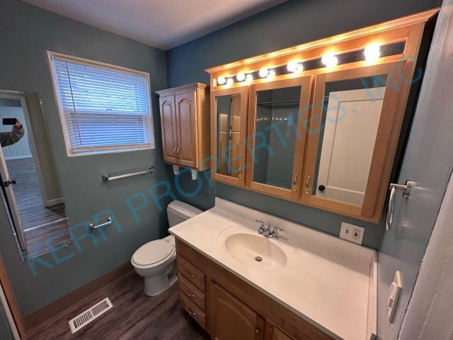 Building Photo - Charming 3-Bedroom Retreat in Milwaukie – Your Perfect 1294 Sq. Ft. Home Awaits!