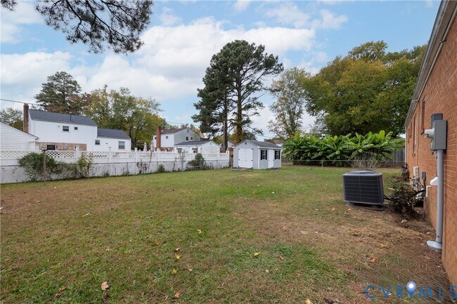 Building Photo - 609 Willomett Ave