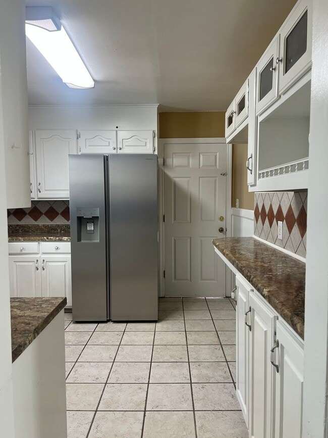 Building Photo - 848 Catalina Dr