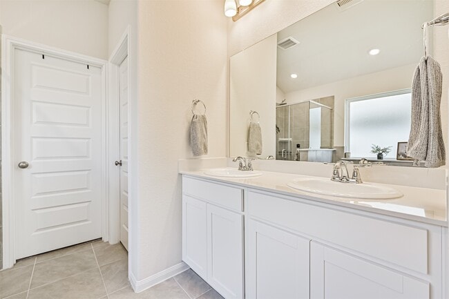 Building Photo - 10409 Deussen Ln