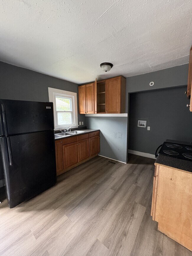 Building Photo - 611 Belle Vista Ave