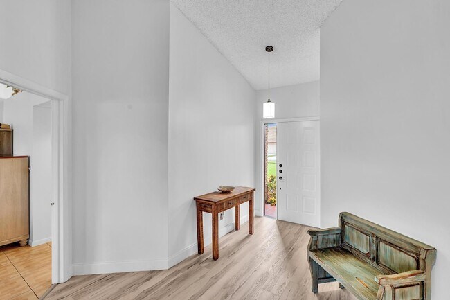 Building Photo - 8099 Cassia Dr