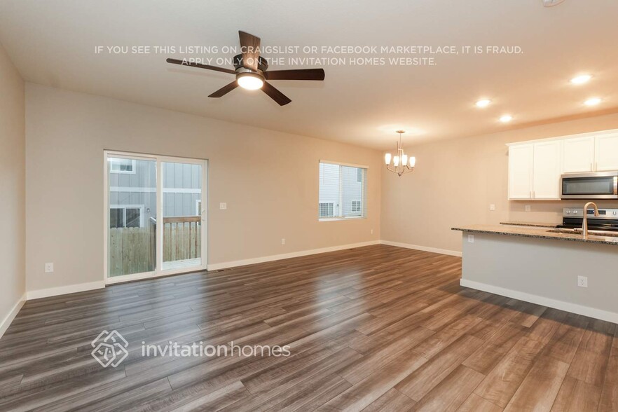 Building Photo - 11216 House Finch Ln