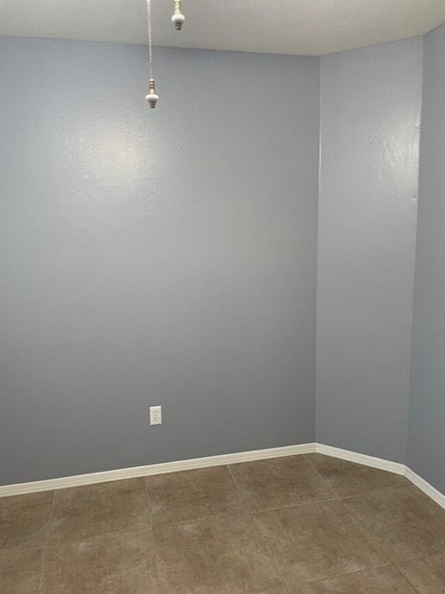 Building Photo - 3025 Starside Dr