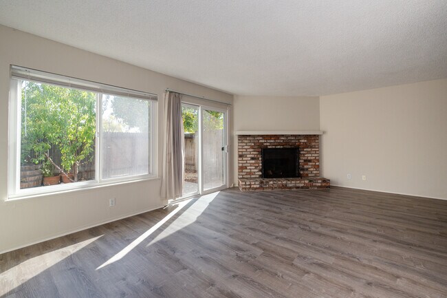 Building Photo - 1034 Shoal Dr